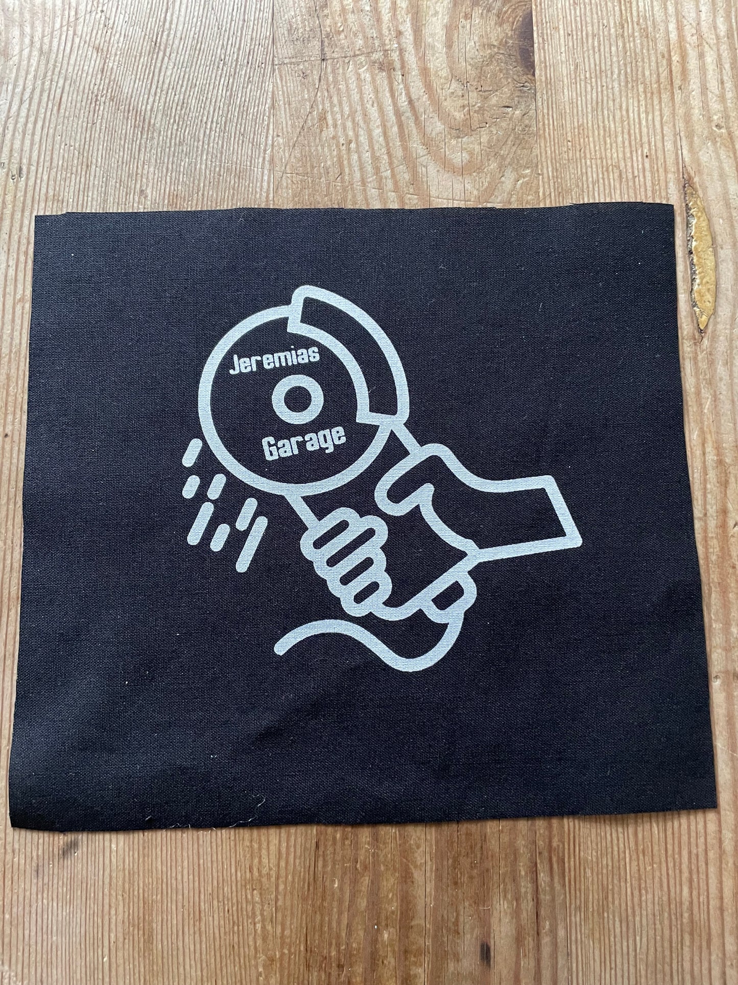 tygmärke Jeremias Garage "vinkelslip"